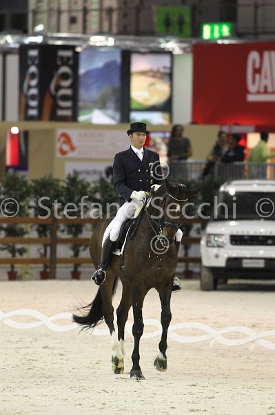 LAUGKS_MEGGLE\'S WELTTALL_MILANO_2011_SS3_9935.jpg